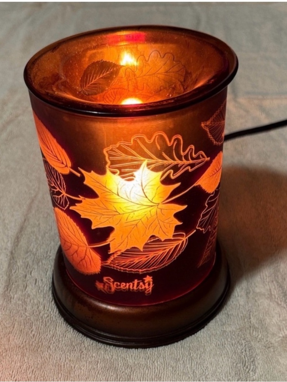 Scentsy Amber Orange Leaf Pattern Wax Warmer